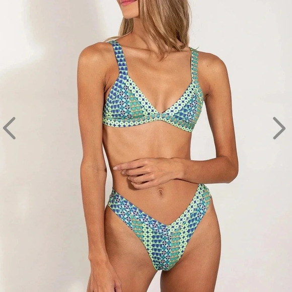 NWT OneOne Swimwear SET Bikini Canggu Pattern Jesse Kameron Blue New Dots Bubble - Picture 7 of 15